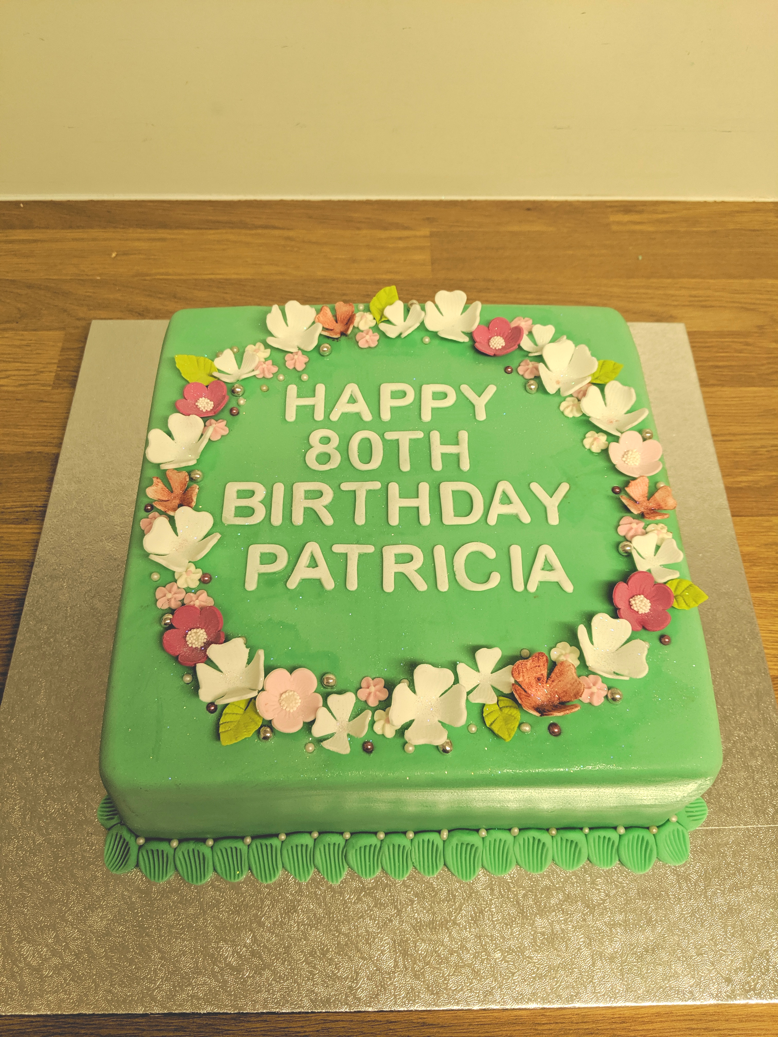 Sinple Floral Cake