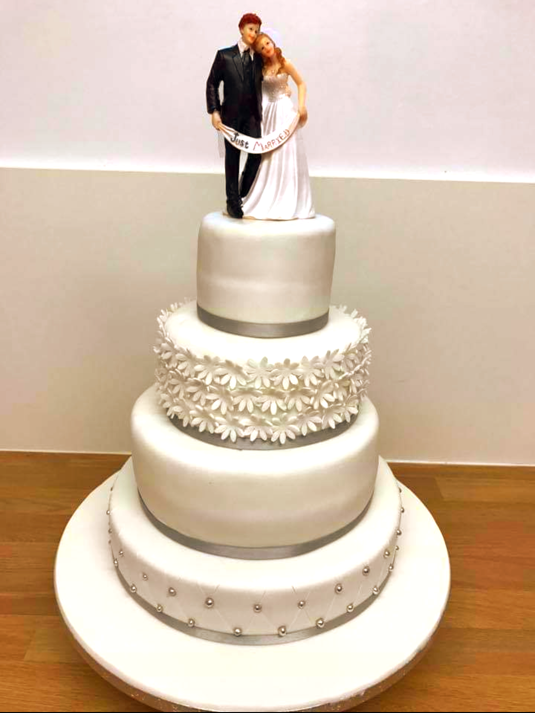 traditional wedding cake